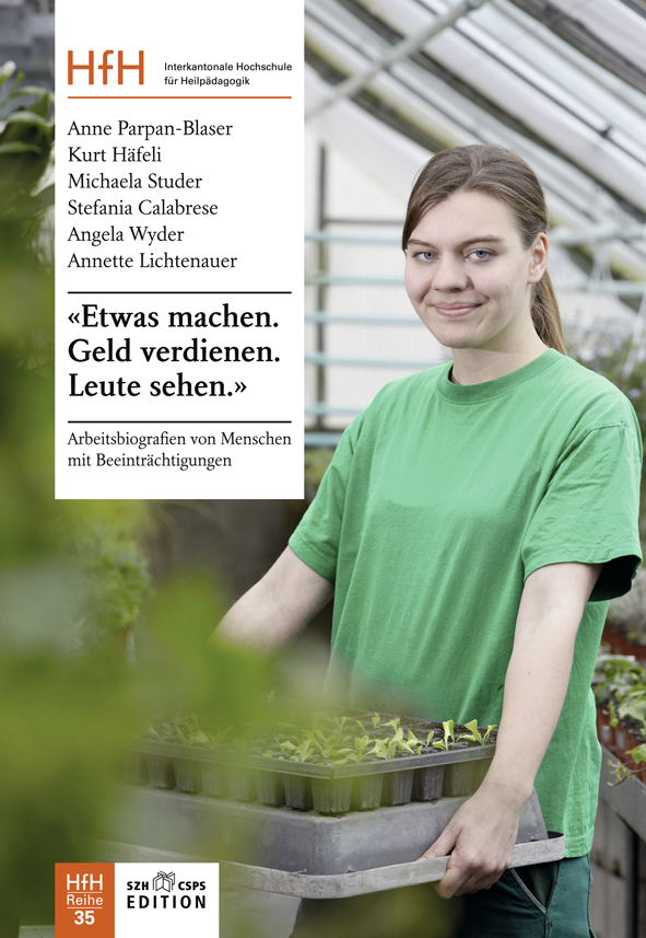  L'image montre la couverture du livre. On y voit une jeune horticultrice travaillant dans une serre de jardin. 